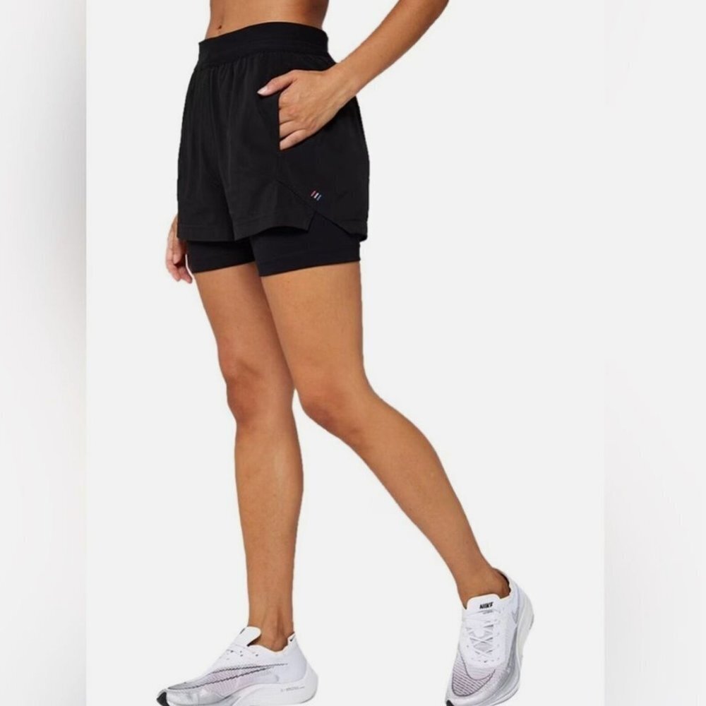 NWT FourLaps Command Lined Short Lined in Black -‎ Size XL NEW